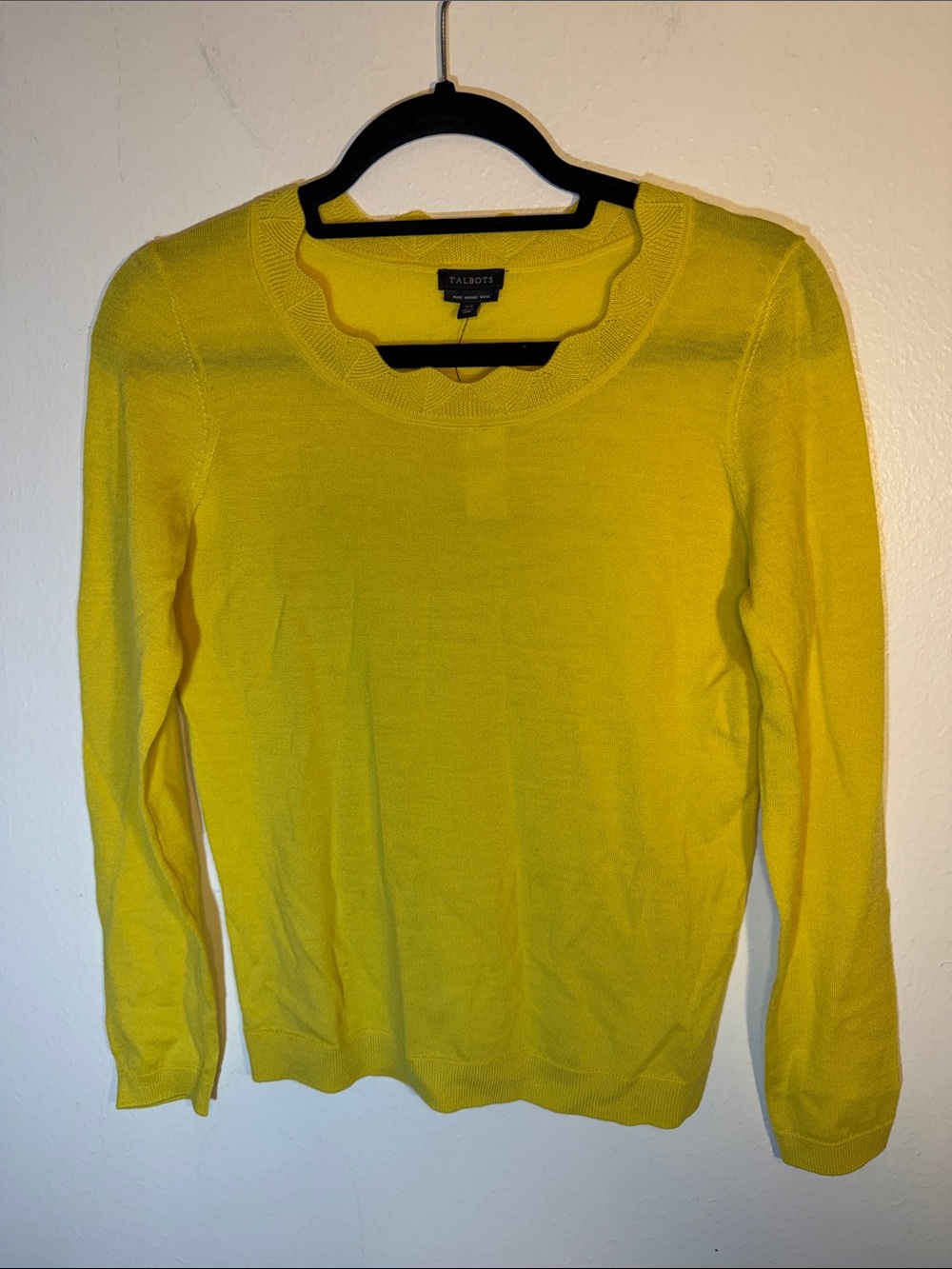 Talbots Yellow Scalloped Scoop Neck Lightweight Merino Wool Sweater XS NWT